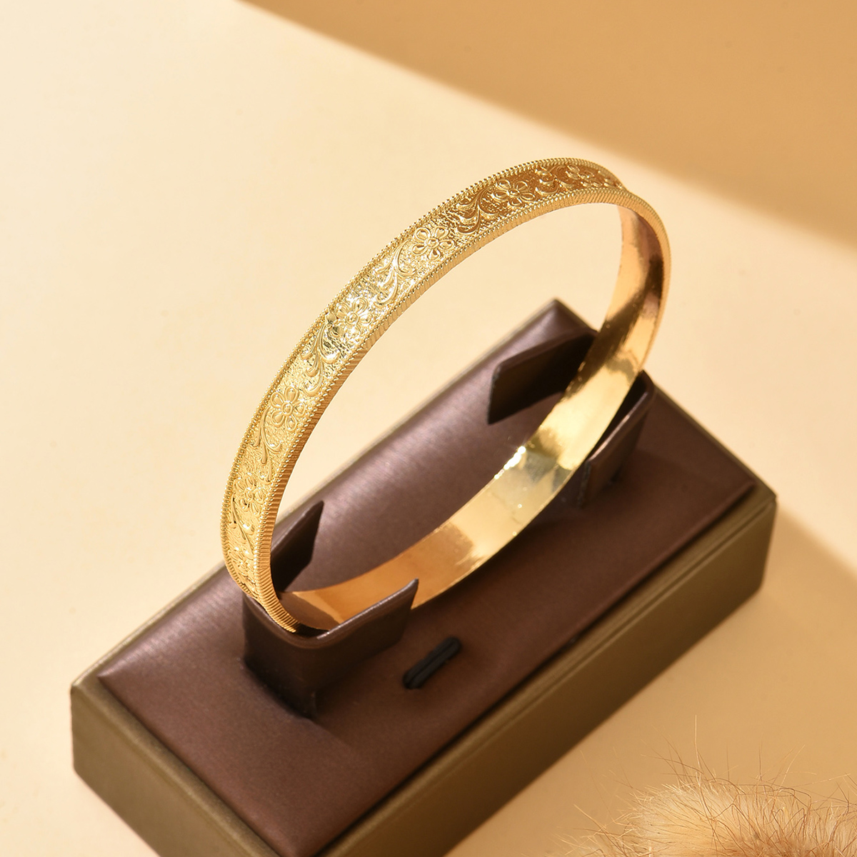 Accessorio da Polso Dorato con - Men Accessories For Wrist recensione e prezzo